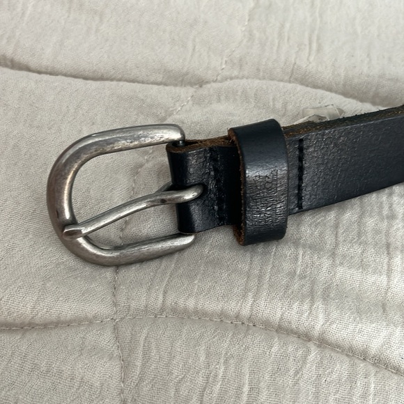 Levi’s Black Leather Belt - Picture 2 of 8